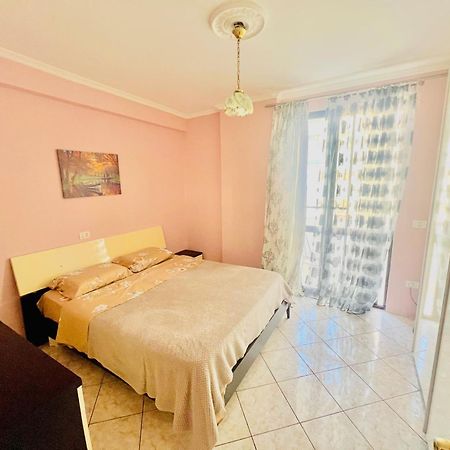 Lovely 3-Bedroom Rental Unit In Durrës 외부 사진